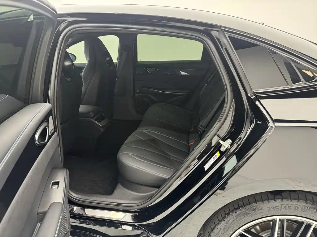 BYD Seal — фото 9