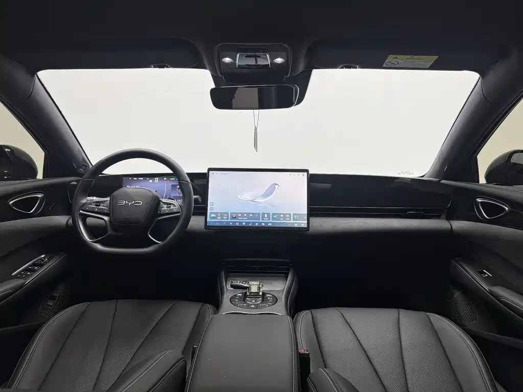 BYD Seal — фото 10