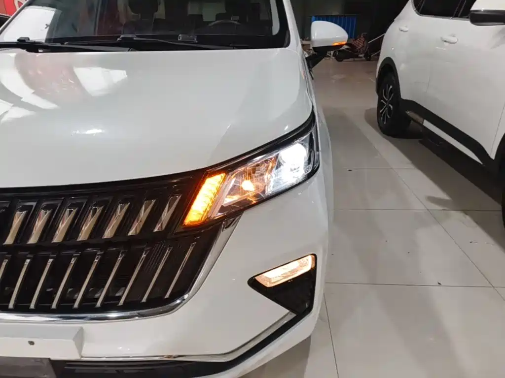 Wuling Jiachen — фото 23