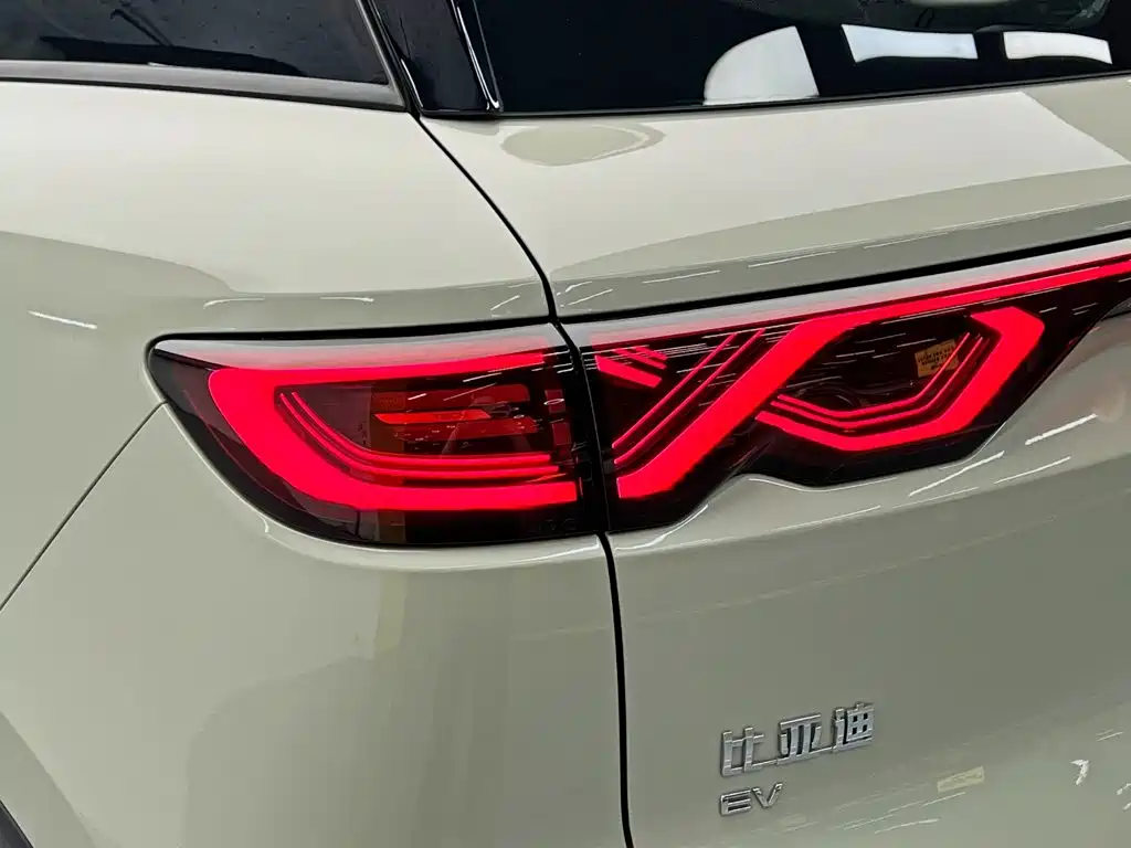 BYD Yuan UP — фото 10