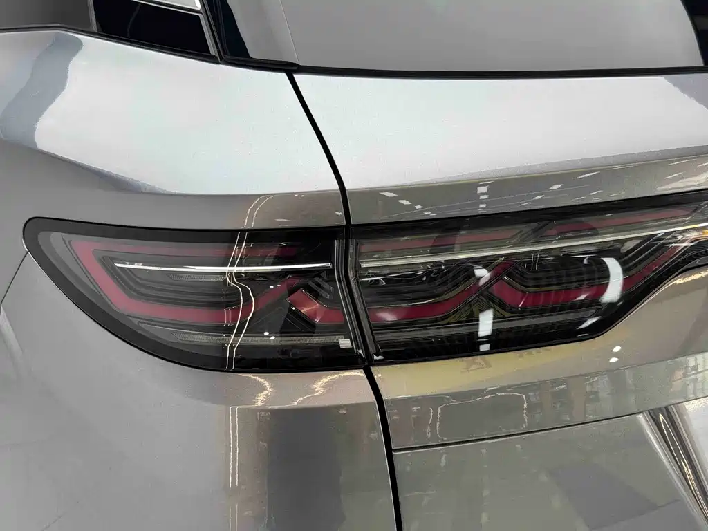 BYD L DM-i — фото 14