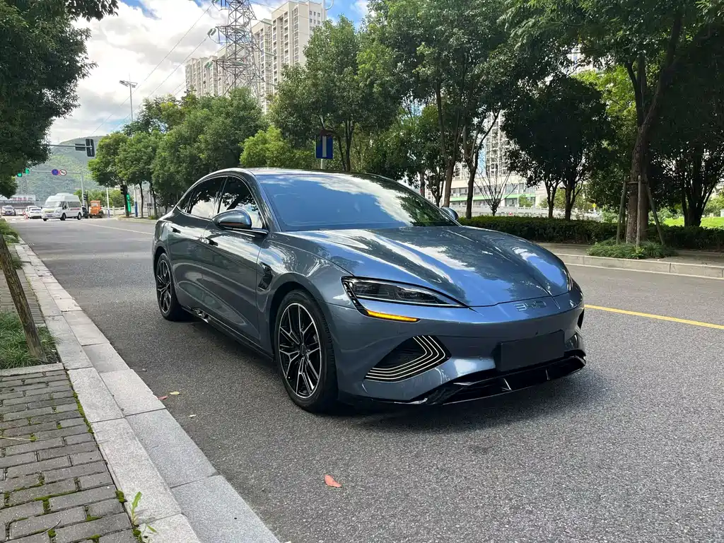 BYD Seal — фото 3