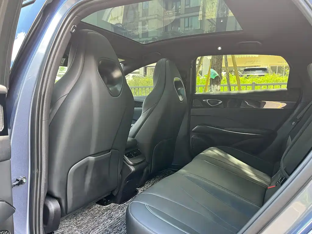 BYD Seal — фото 9