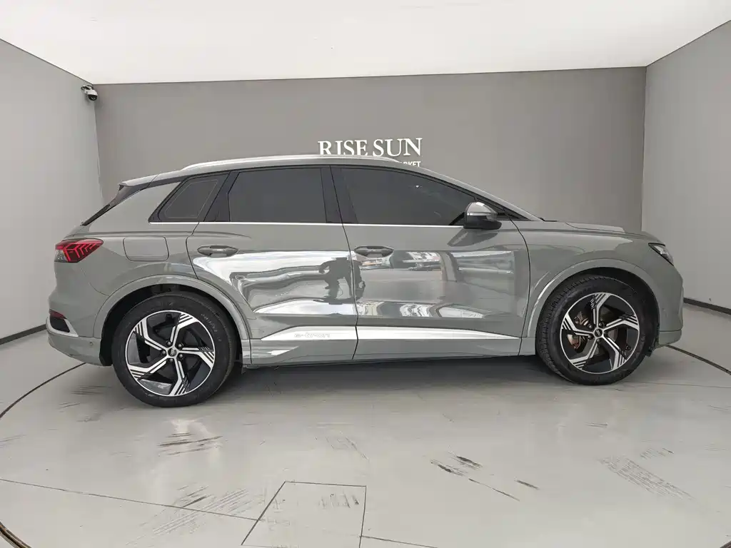 Audi Q4 e-tron — фото 10
