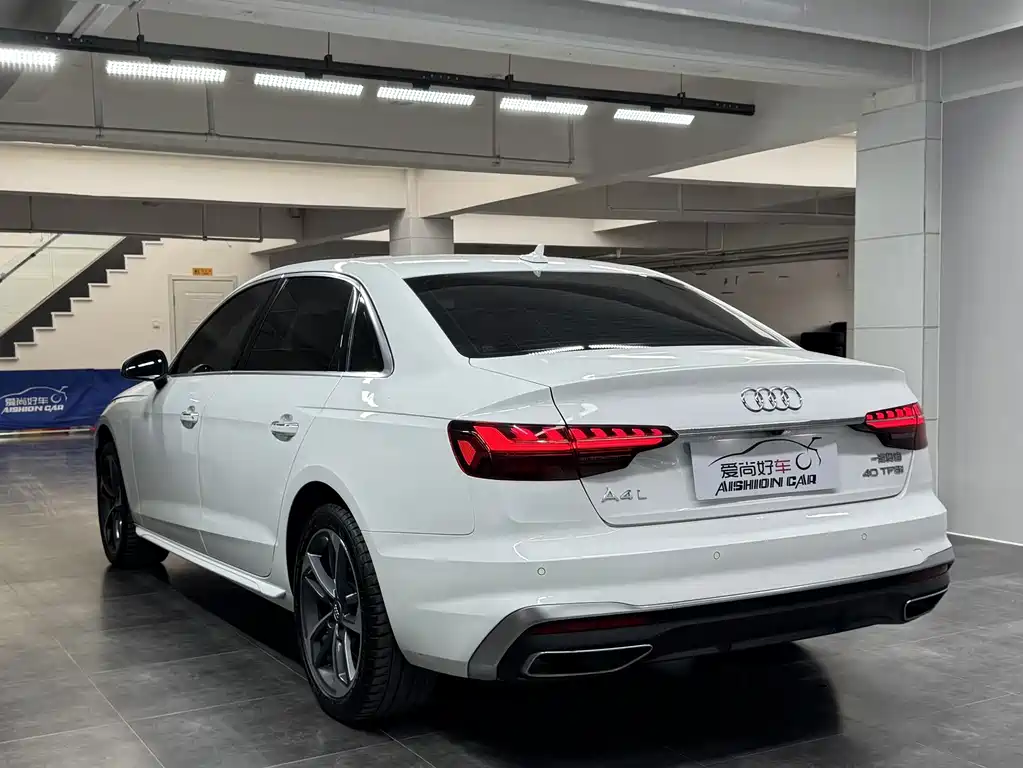 Audi A4L — фото 5