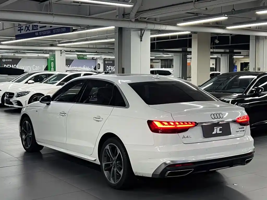 Audi A4L — фото 2
