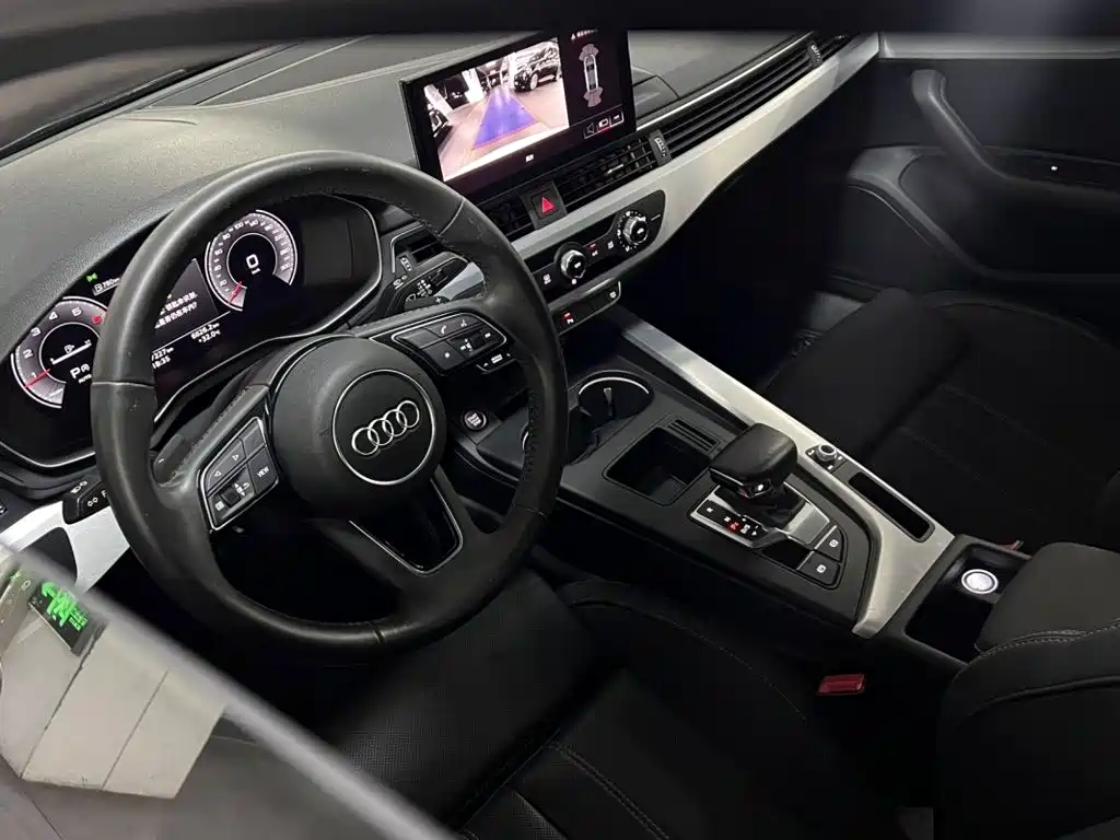 Audi A4L — фото 9