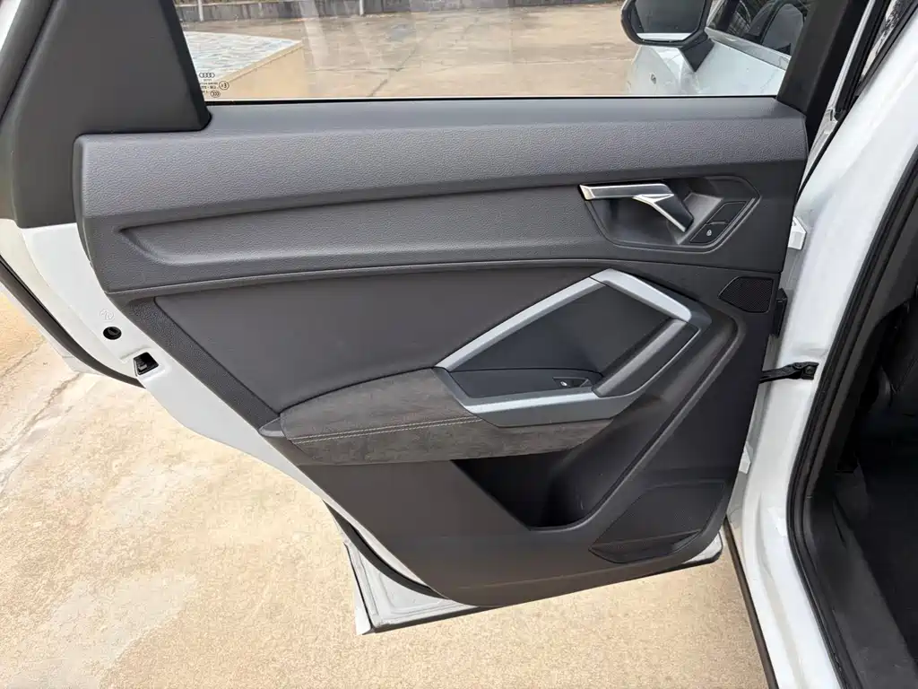 Audi Q3 Sportback — фото 17