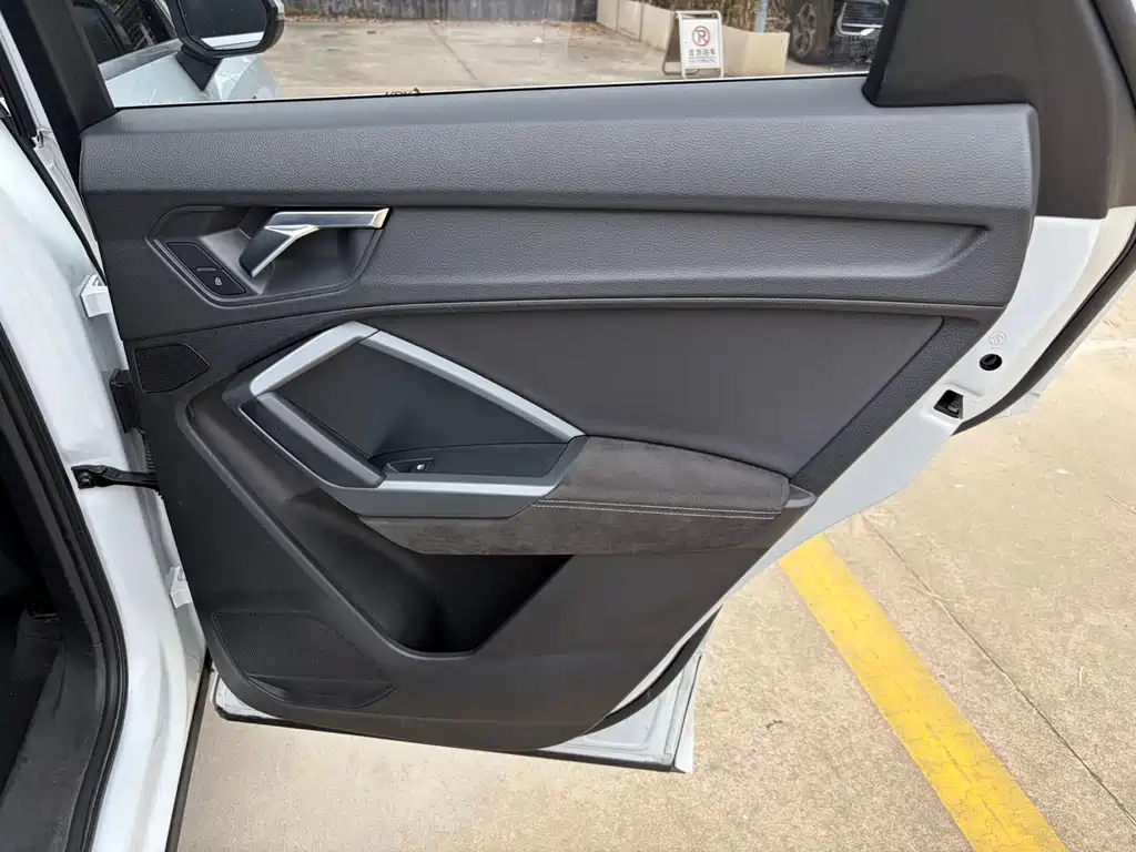 Audi Q3 Sportback — фото 18