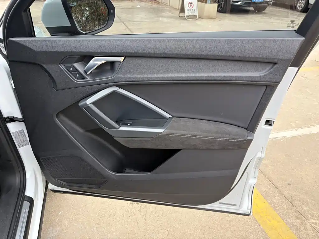 Audi Q3 Sportback — фото 19