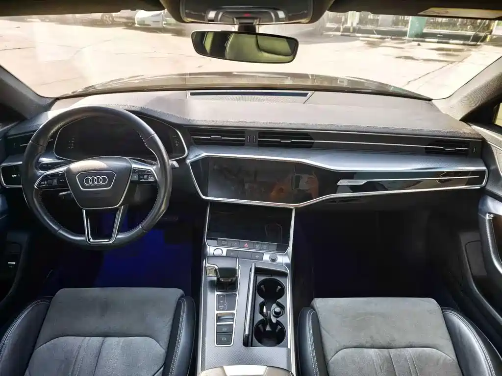 Audi A6L — фото 5
