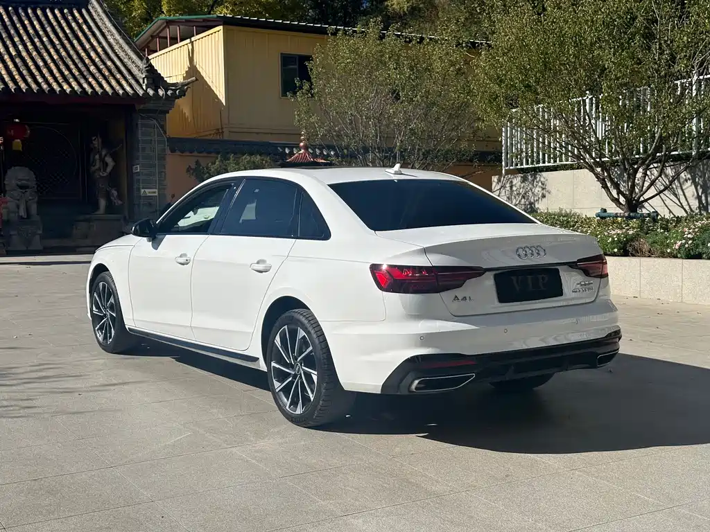Audi A4L — фото 15