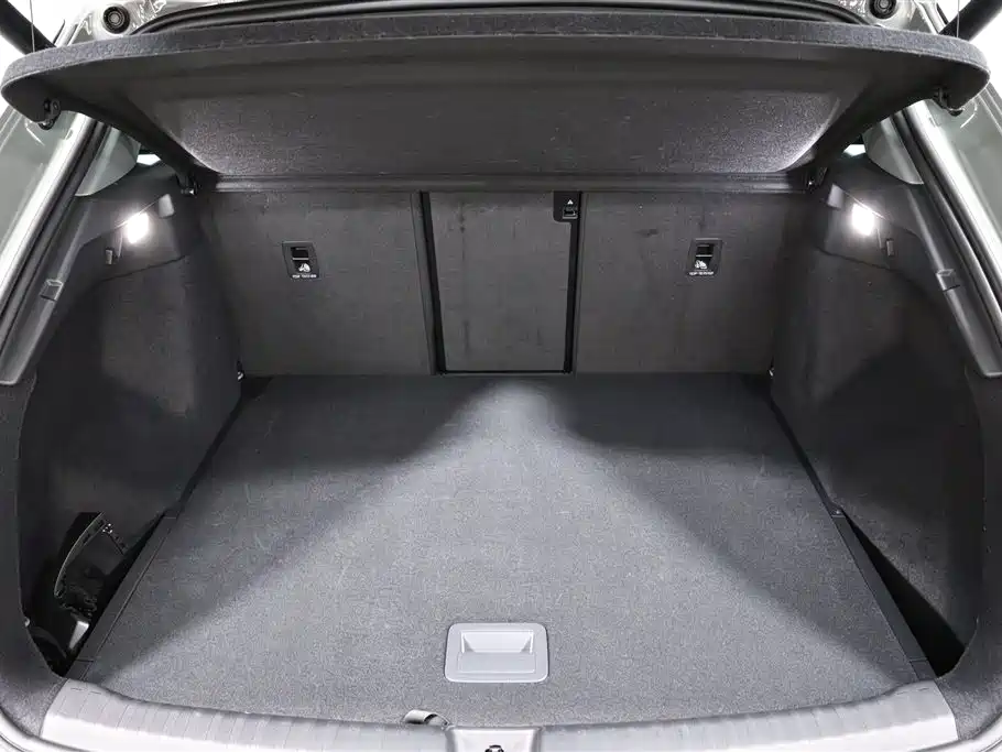 Audi Q4 e-tron — фото 17