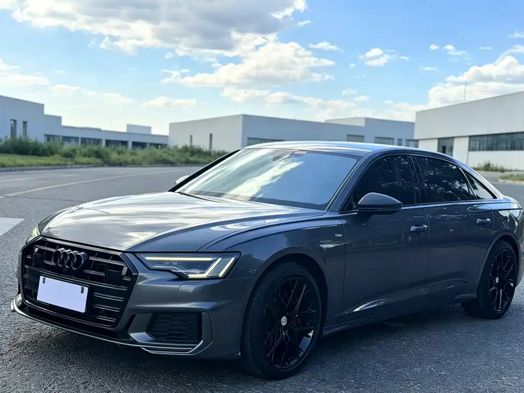 Audi A6L — фото 1