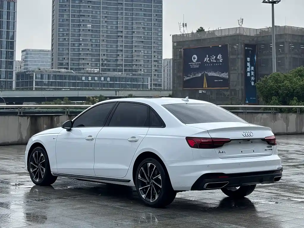 Audi A4L — фото 4