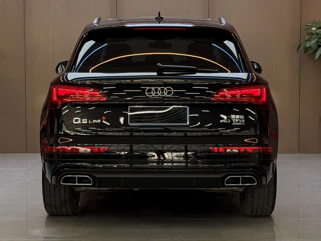 Audi Q5L — фото 17