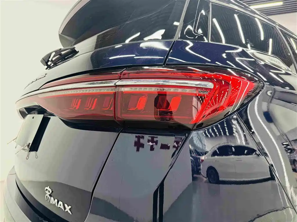 BYD MAX — фото 21