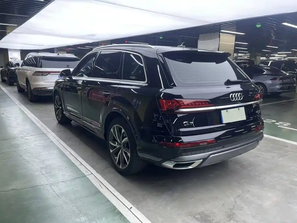 Audi Q7 — фото 5