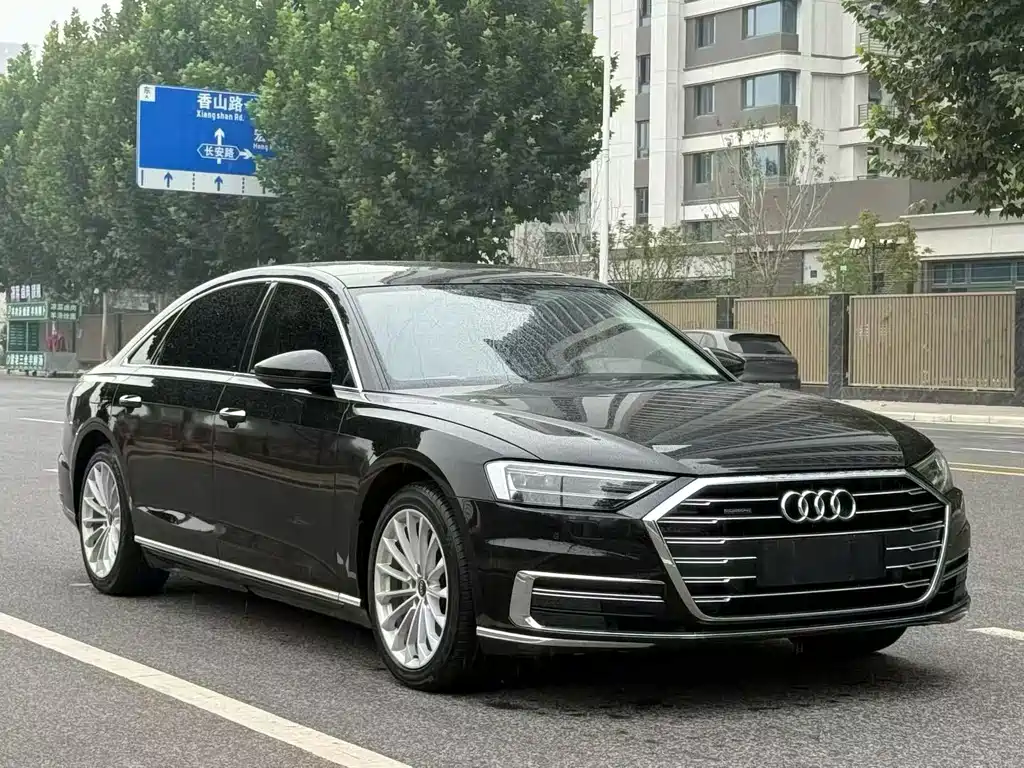 Audi A8 — фото 3