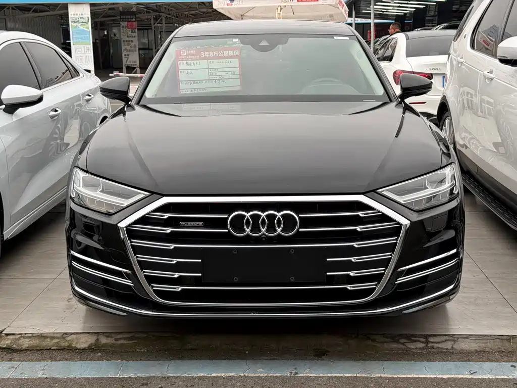 Audi A8 — фото 2