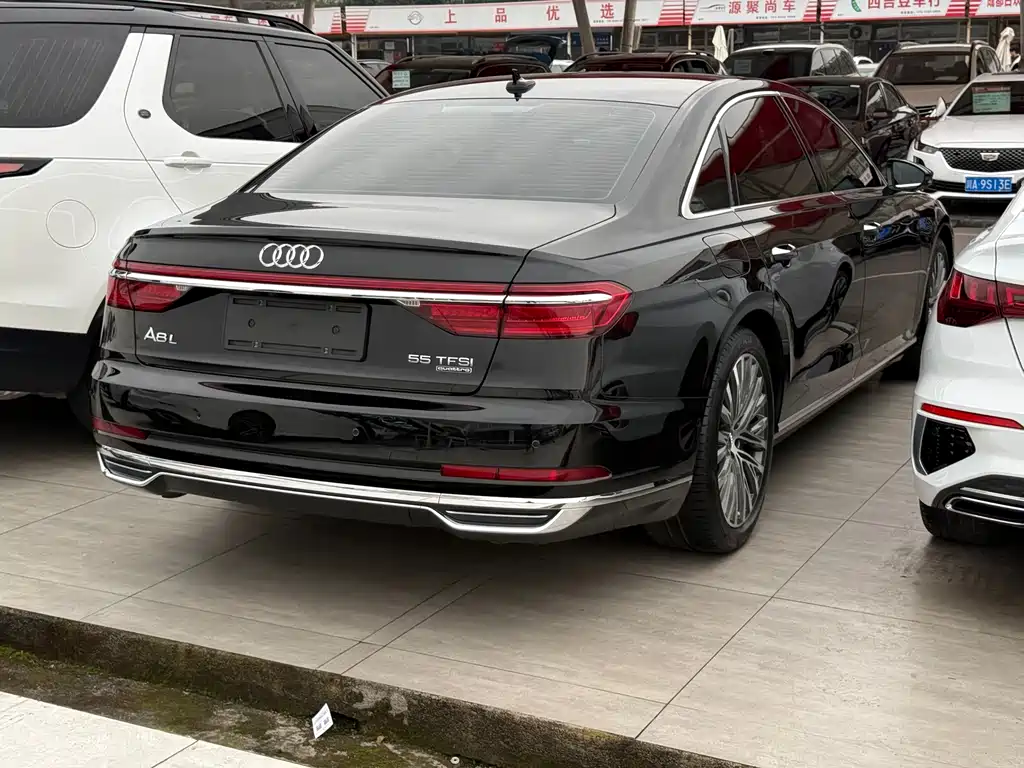 Audi A8 — фото 4