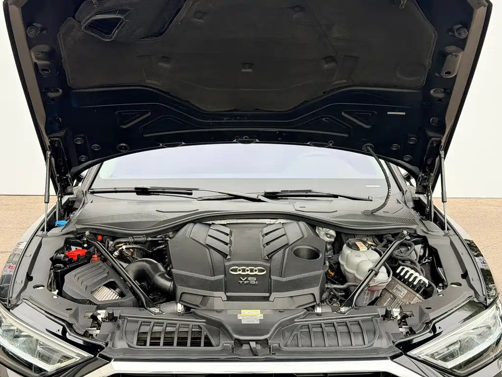 Audi A8 — фото 14