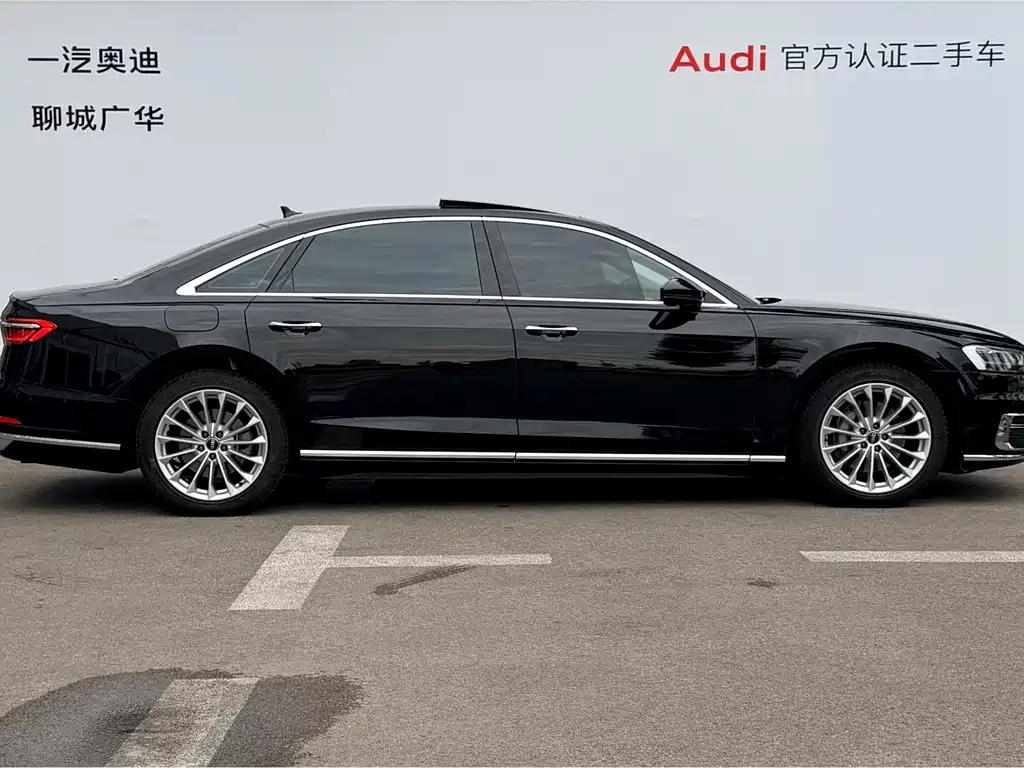 Audi A8 — фото 3