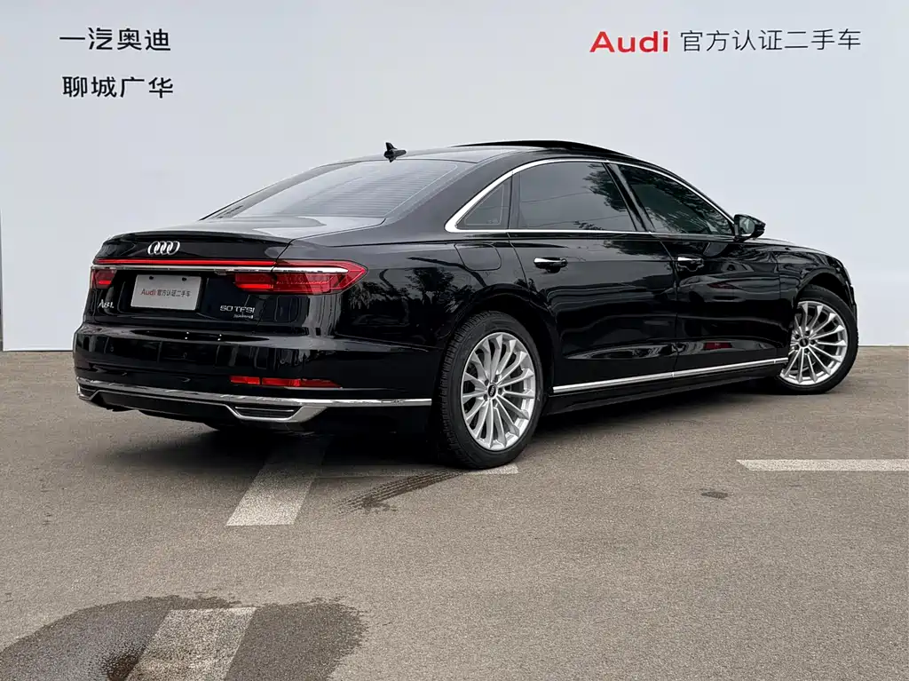 Audi A8 — фото 4