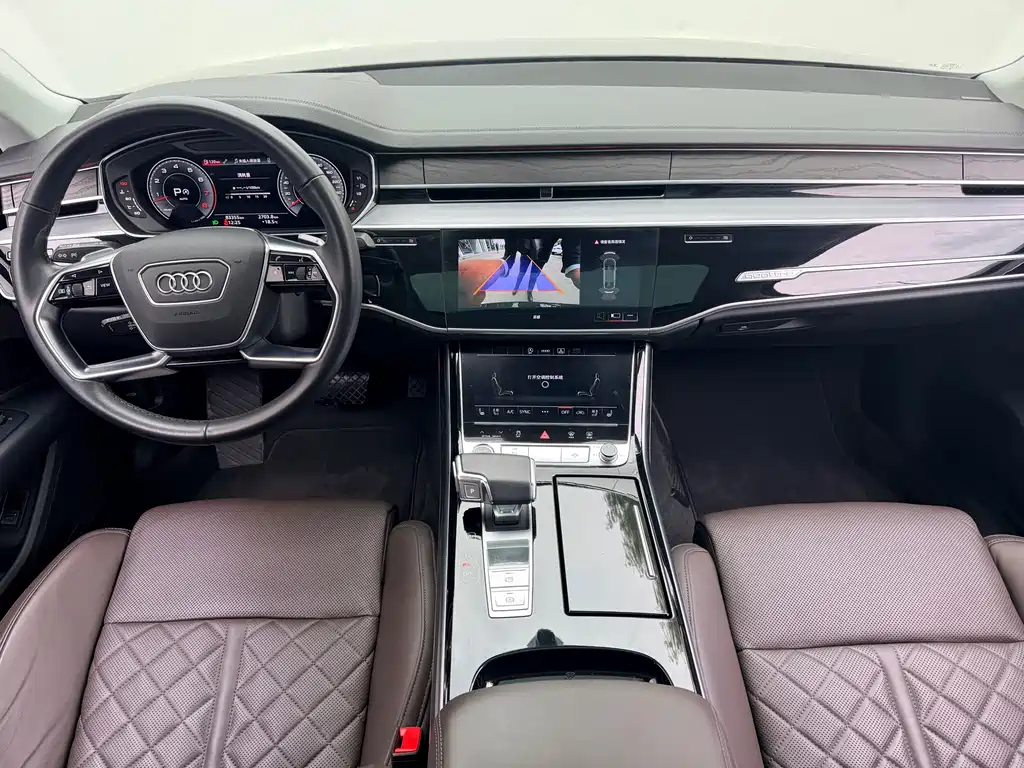Audi A8 — фото 9
