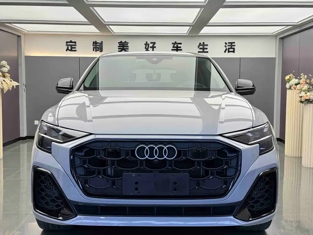 Audi Q8 — фото 2