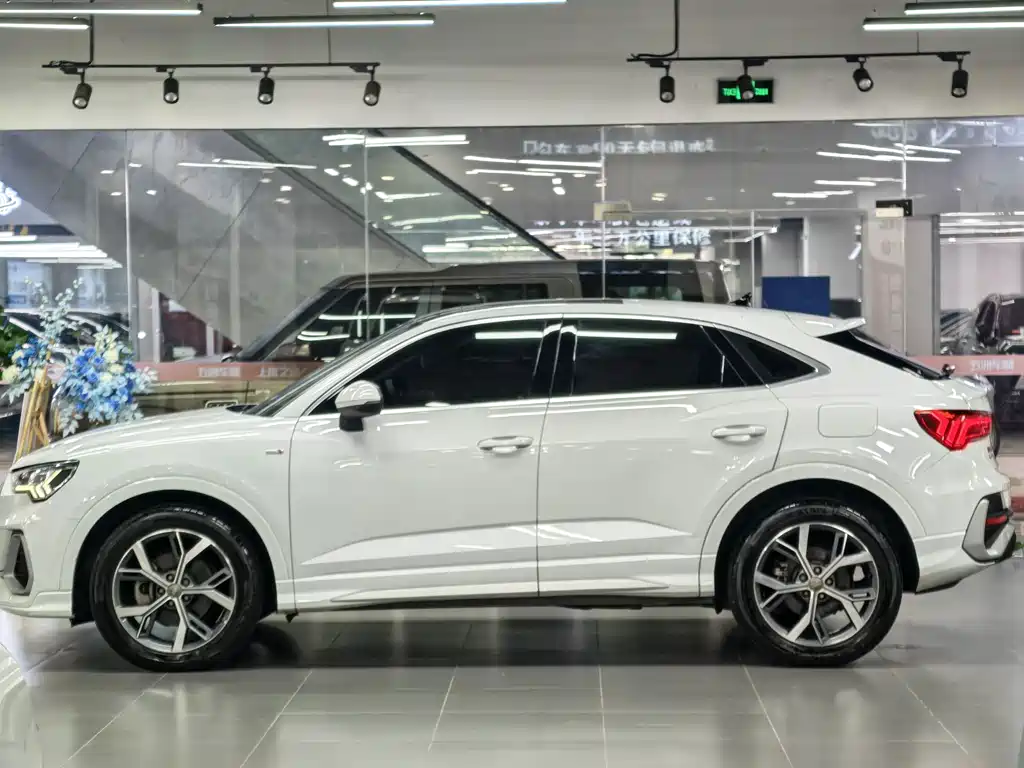 Audi Q3 Sportback — фото 3