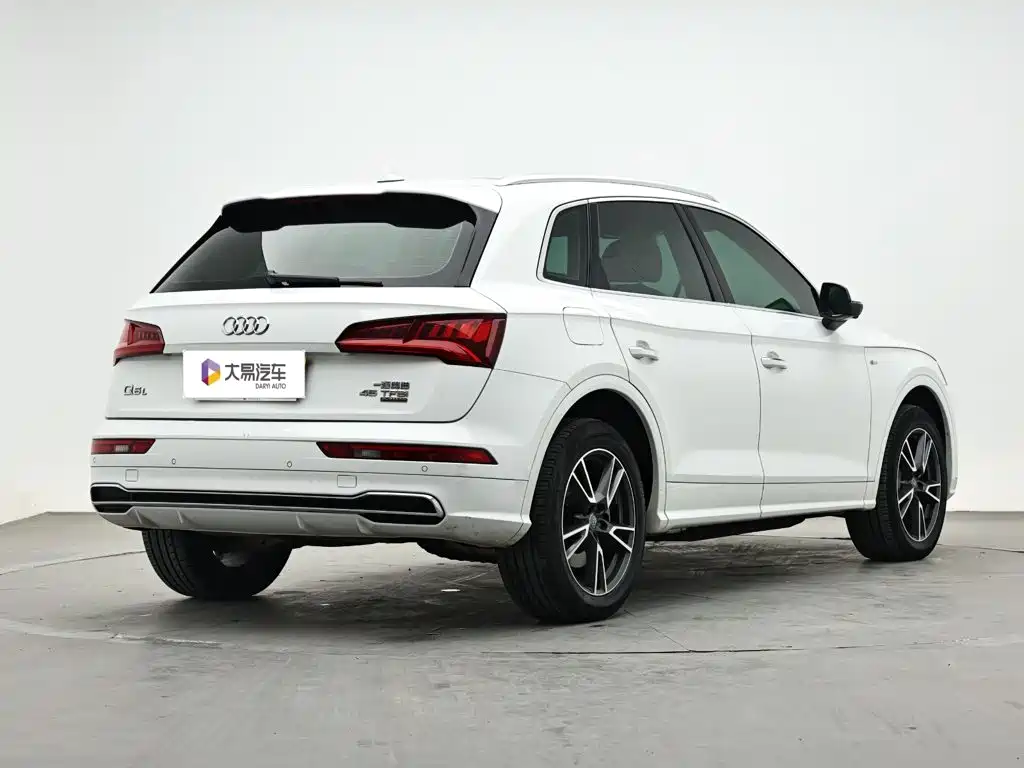 Audi Q5L — фото 3