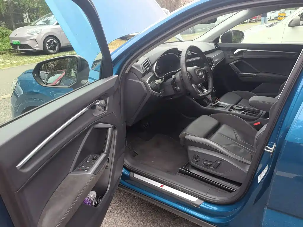 Audi Q3 Sportback — фото 17