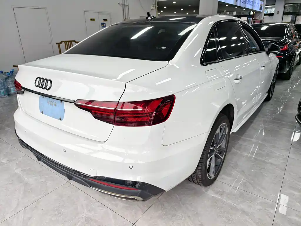 Audi A4L — фото 14