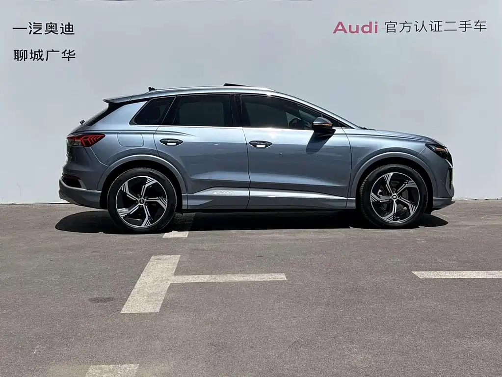 Audi Q4 e-tron — фото 3