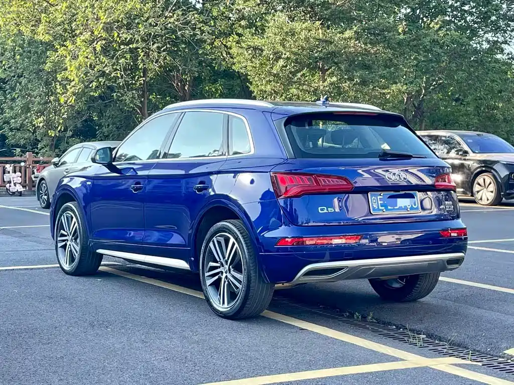Audi Q5L — фото 4