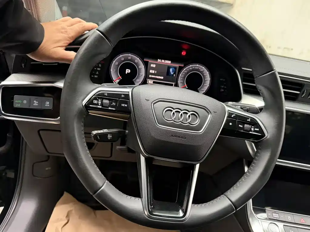 Audi A6L — фото 6