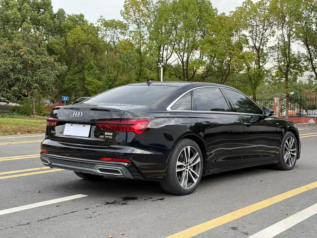 Audi A6L — фото 5