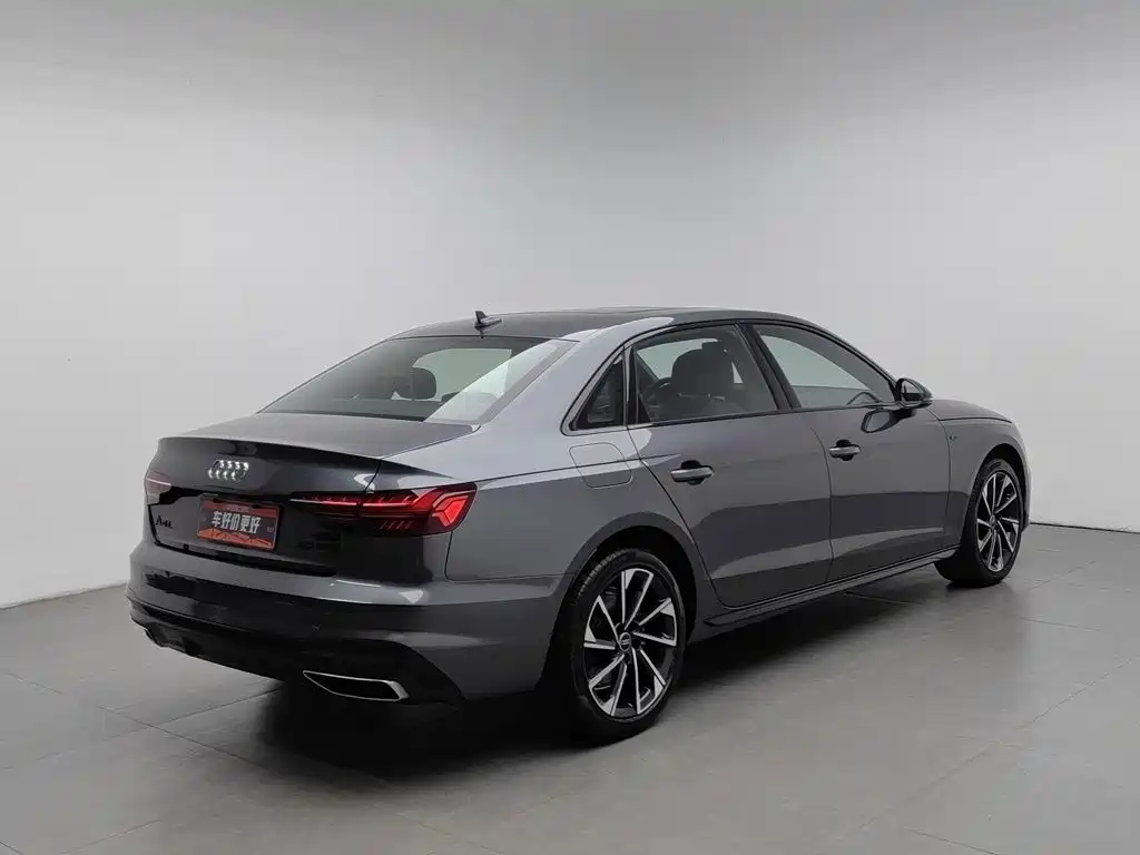 Audi A4L — фото 2