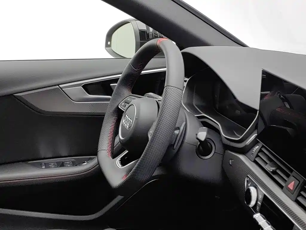 Audi A4L — фото 22