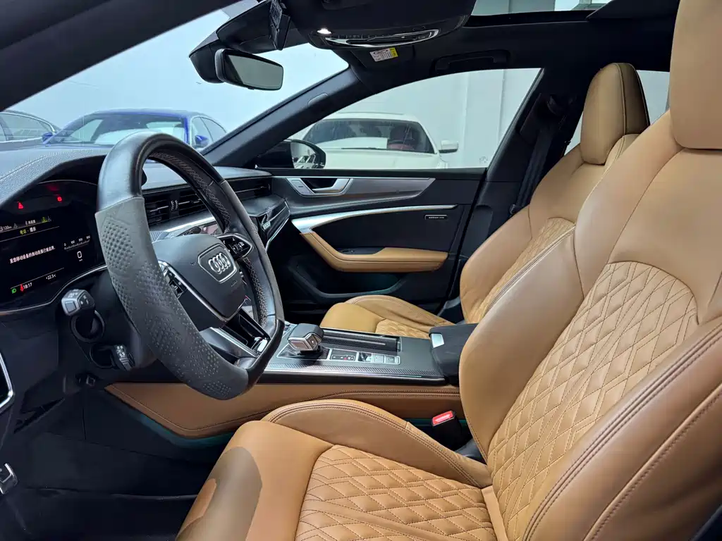 Audi A7L — фото 5