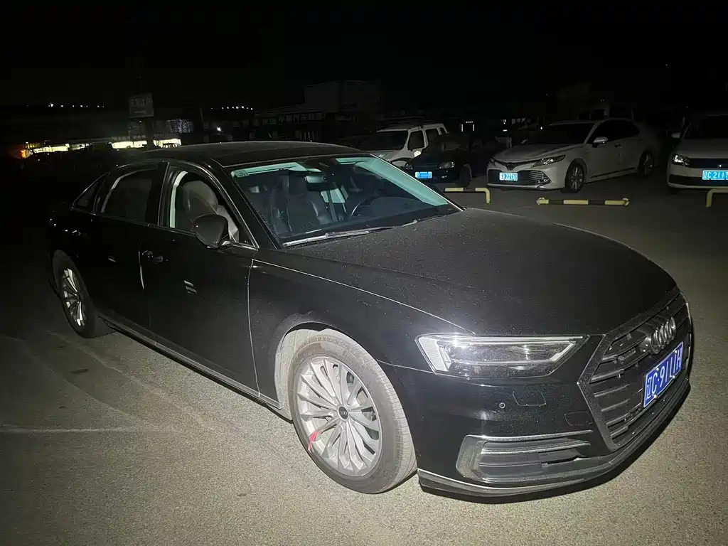 Audi A8 — фото 3