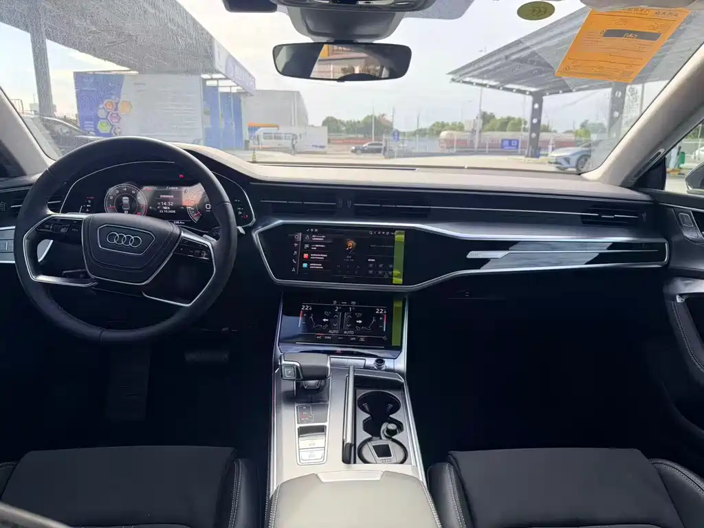 Audi A7L — фото 5