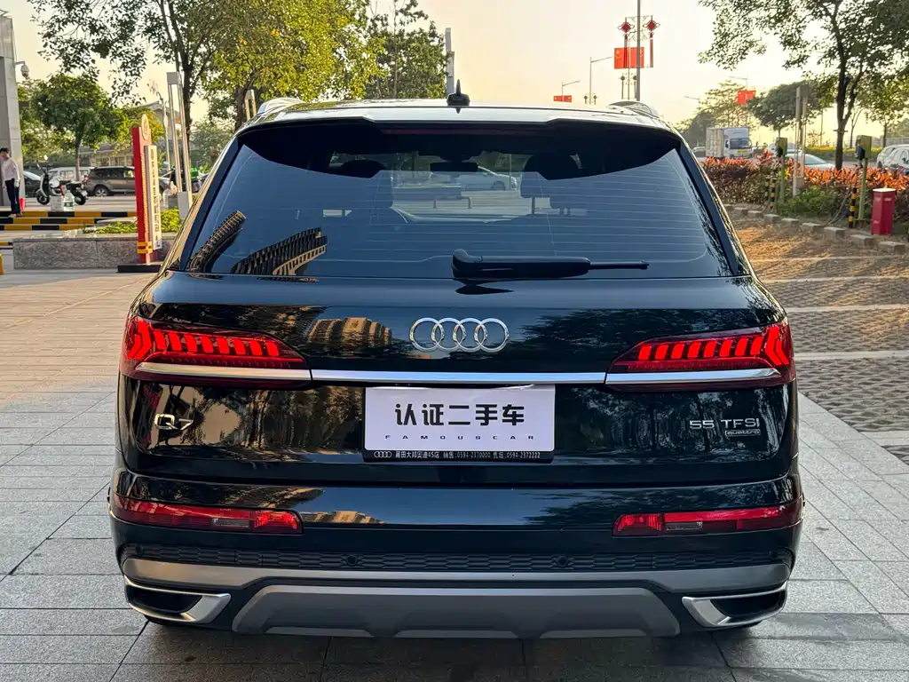 Audi Q7 — фото 14