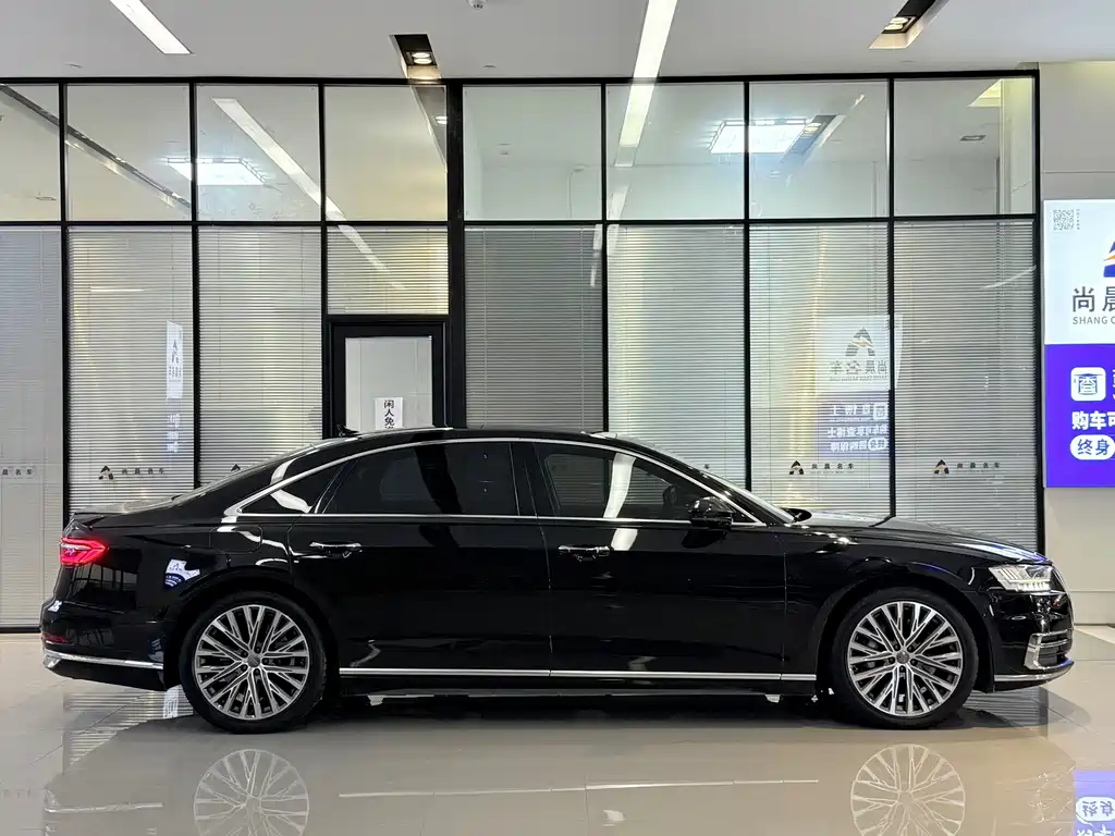 Audi A8 — фото 17