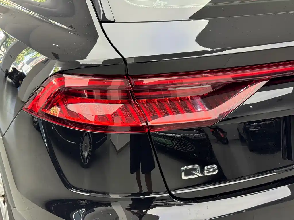 Audi Q8 — фото 10