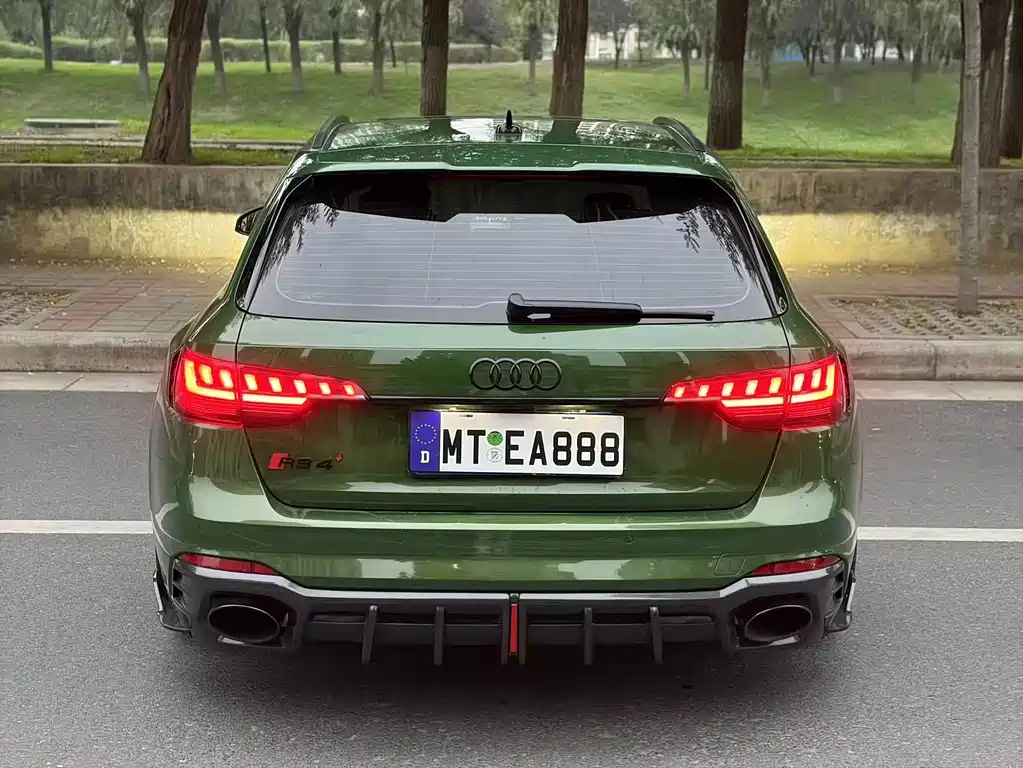 Audi RS 4 — фото 8