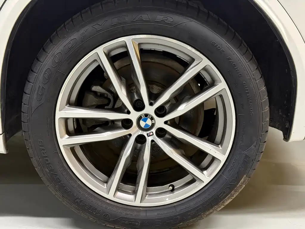BMW X3 — фото 27