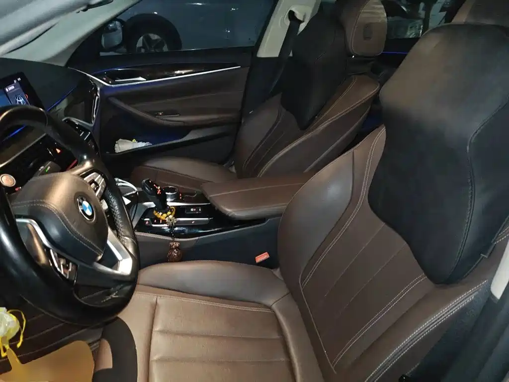 BMW 5 Series — фото 11