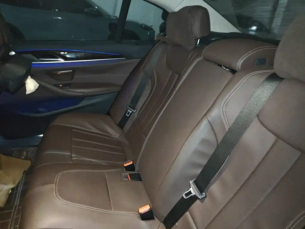 BMW 5 Series — фото 13